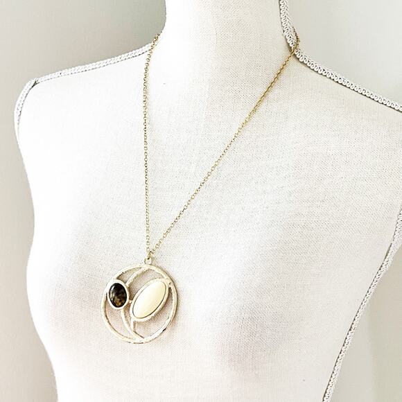 Sarah Coventry Jewelry - Sarah Coventry Desert Flower 1974 Vintage Pendant Necklace in box